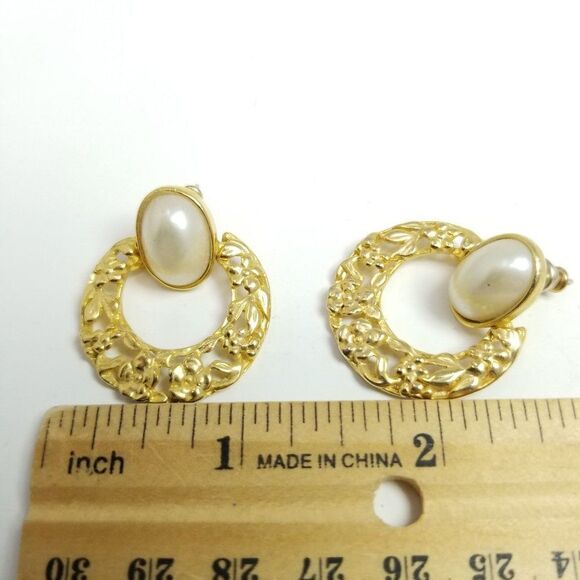 Vintage Gold Tone and Faux Pearl Door Knocker Style Stud Earrings, Retro 80s - Picture 4 of 6